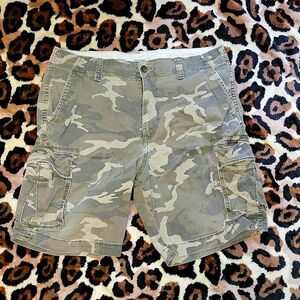Old Navy Lived-In Straight Cargo Camo Shorts
